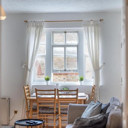 Stansted Airport & Bishops Stortford Town Centre Professional Apartment Bishop's Stortford Dış mekan fotoğraf