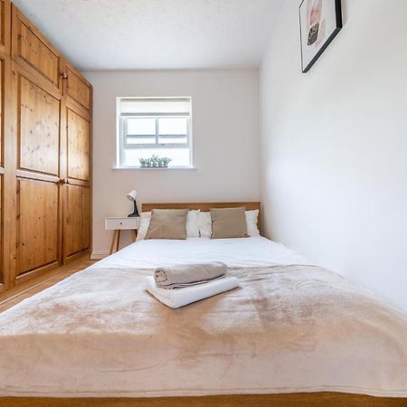 Stansted Airport & Bishops Stortford Town Centre Professional Apartment Bishop's Stortford Dış mekan fotoğraf
