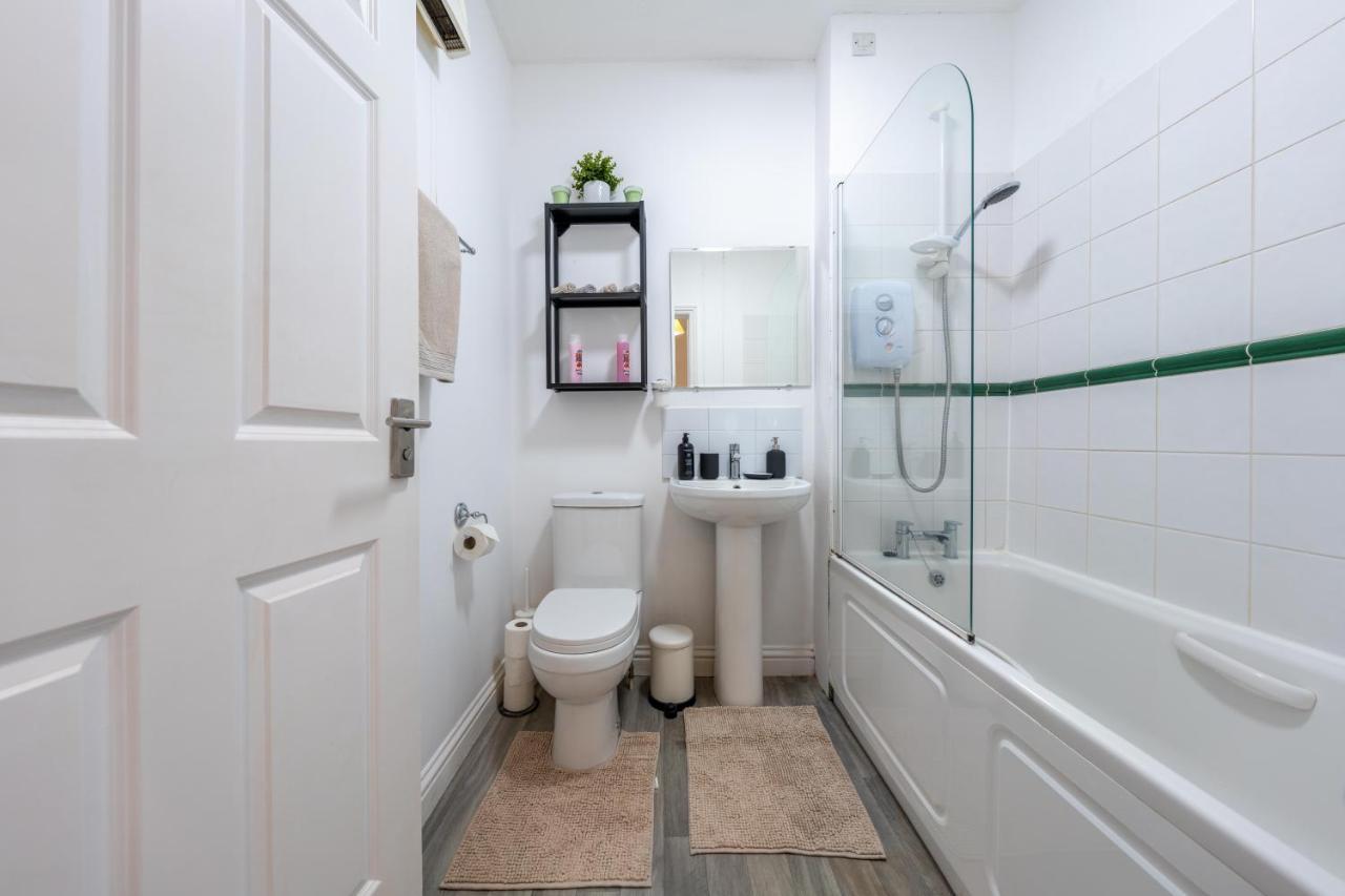 Stansted Airport & Bishops Stortford Town Centre Professional Apartment Bishop's Stortford Dış mekan fotoğraf