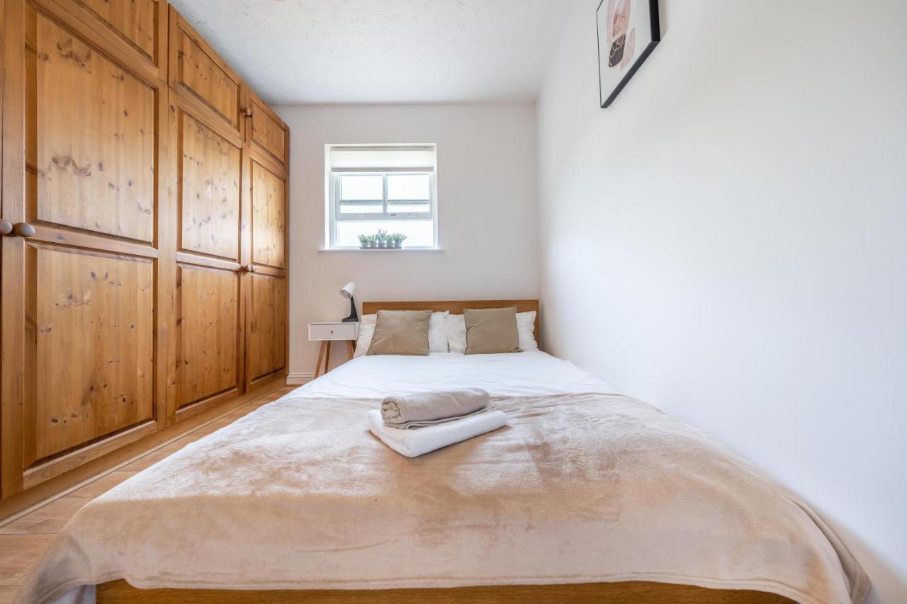 Stansted Airport & Bishops Stortford Town Centre Professional Apartment Bishop's Stortford Dış mekan fotoğraf
