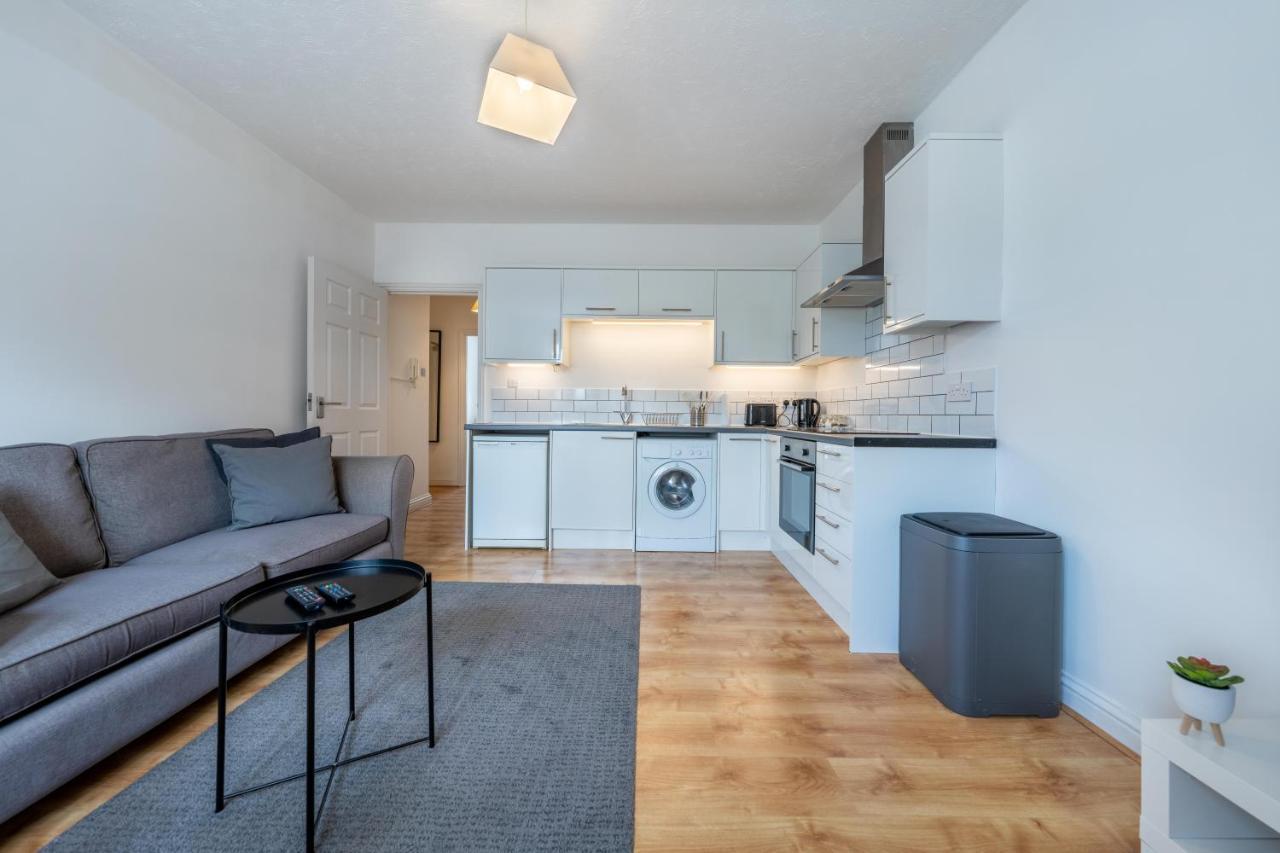 Stansted Airport & Bishops Stortford Town Centre Professional Apartment Bishop's Stortford Dış mekan fotoğraf