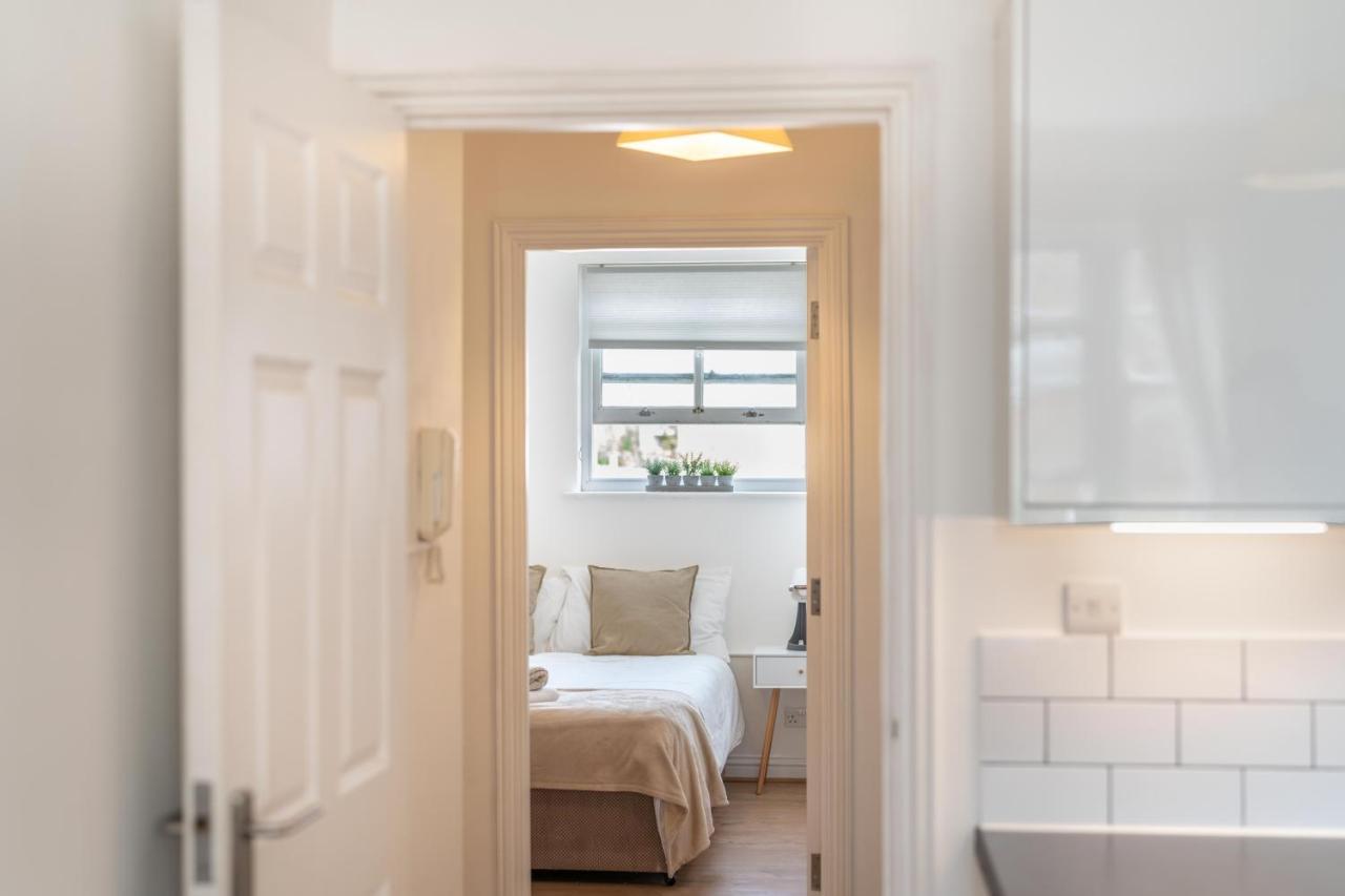 Stansted Airport & Bishops Stortford Town Centre Professional Apartment Bishop's Stortford Dış mekan fotoğraf